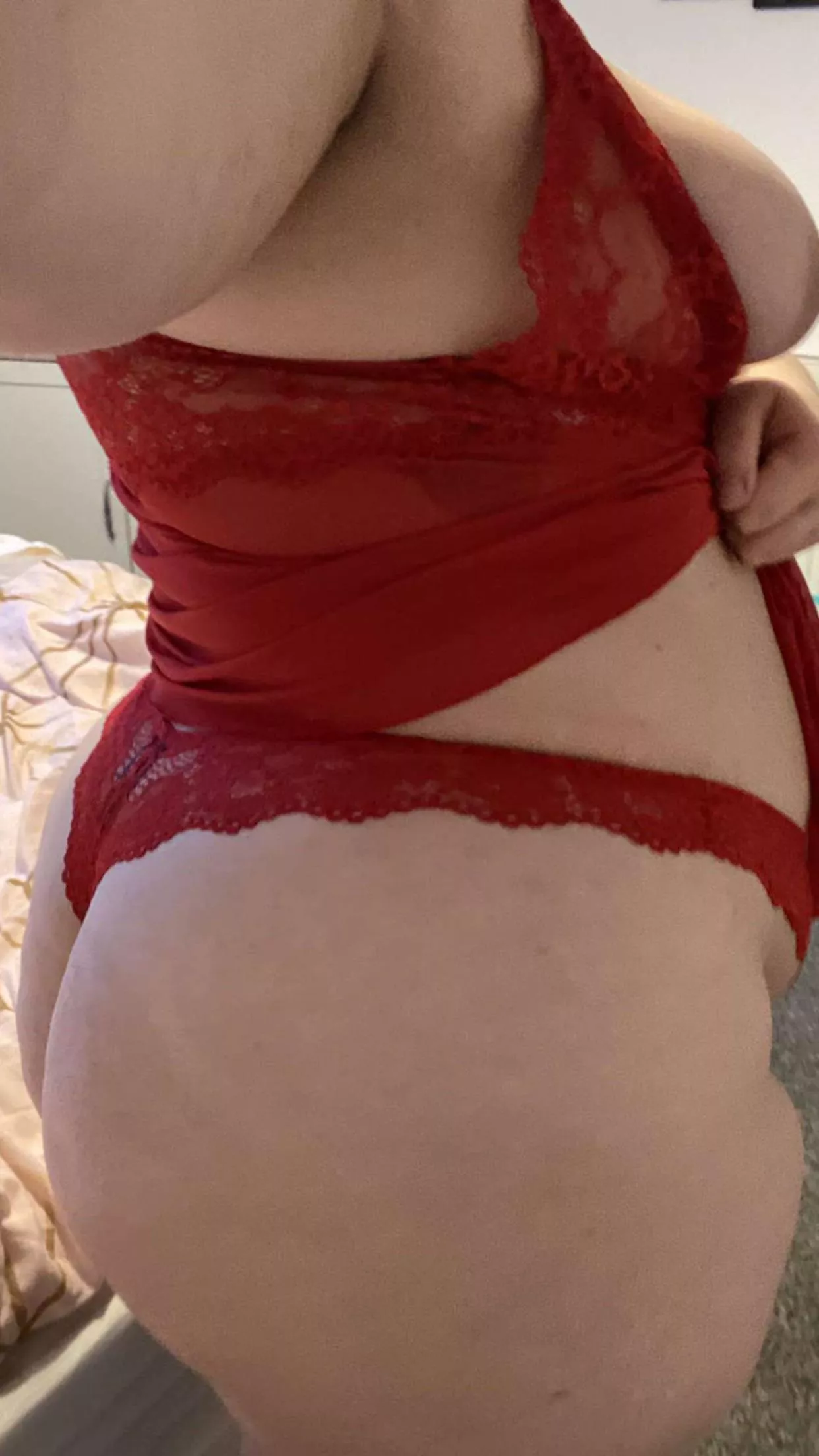 I love showing off to strangers on Reddit posted by Imaginary_Pomelo_286