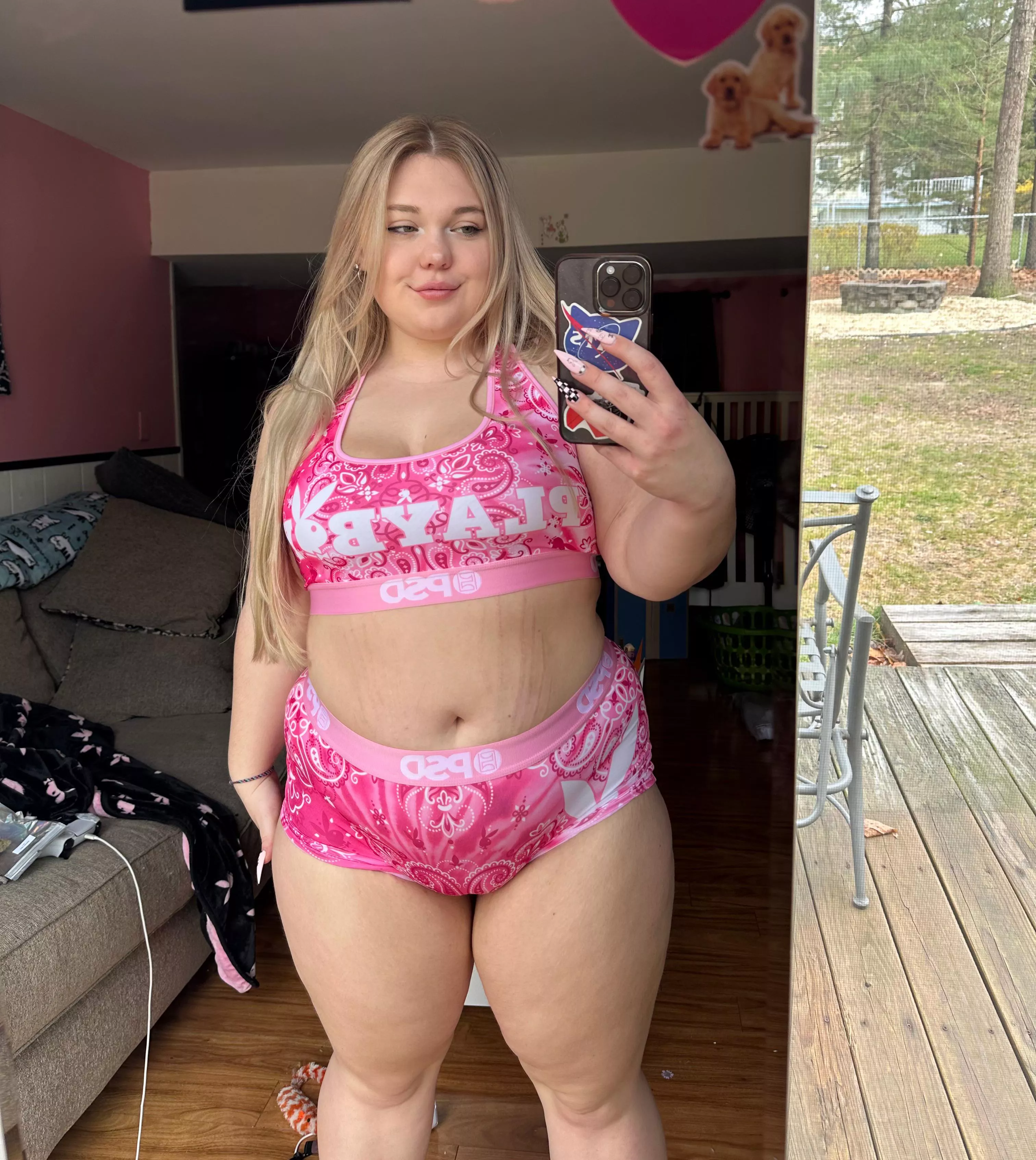 i need a man that’ll never let me go hungry  posted by lxves222