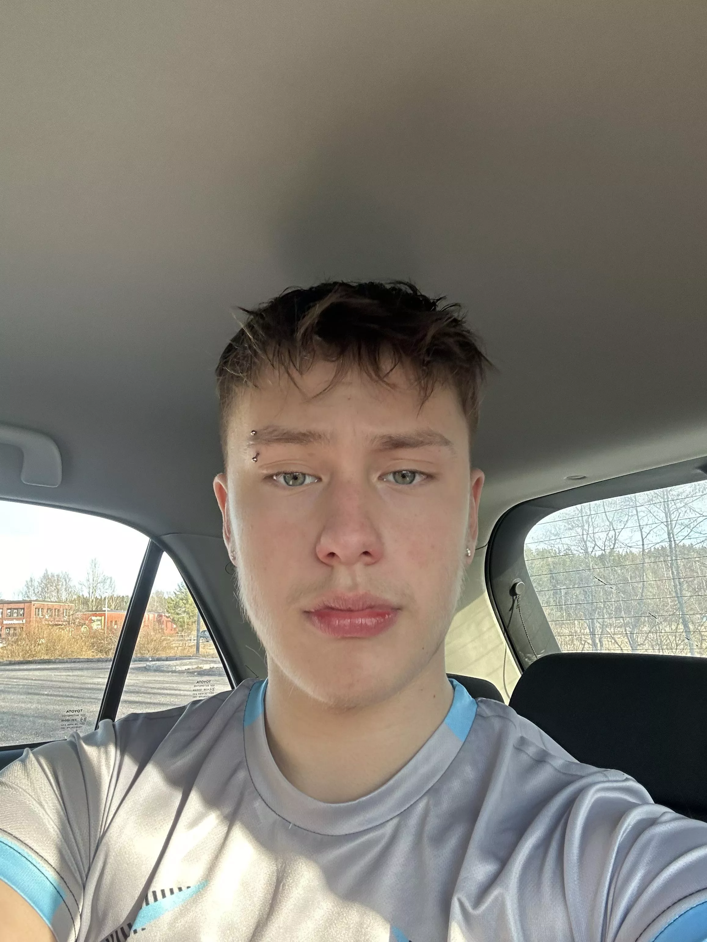 I’m single:) Anyone here into brunettes?🧑🏻 posted by Favoriteteenboy