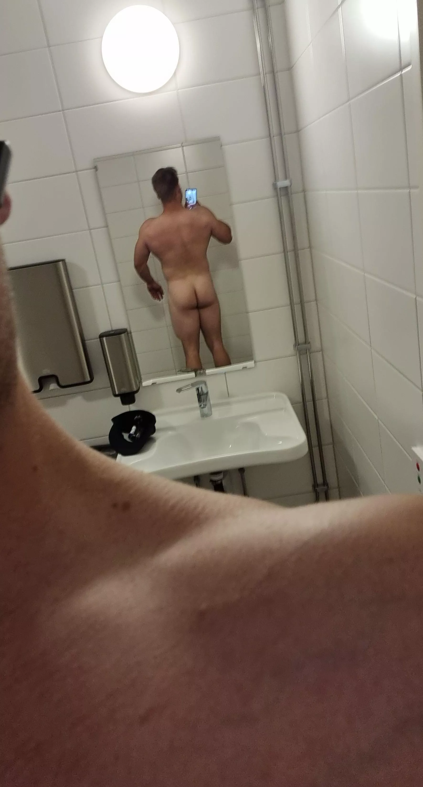 [M]25 swedish dadbod 🤗 posted by SantasLittleLifter