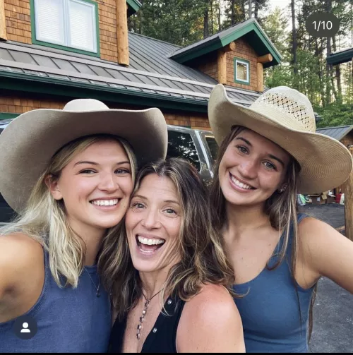 My aunt and cousins [3] by JHUEY34