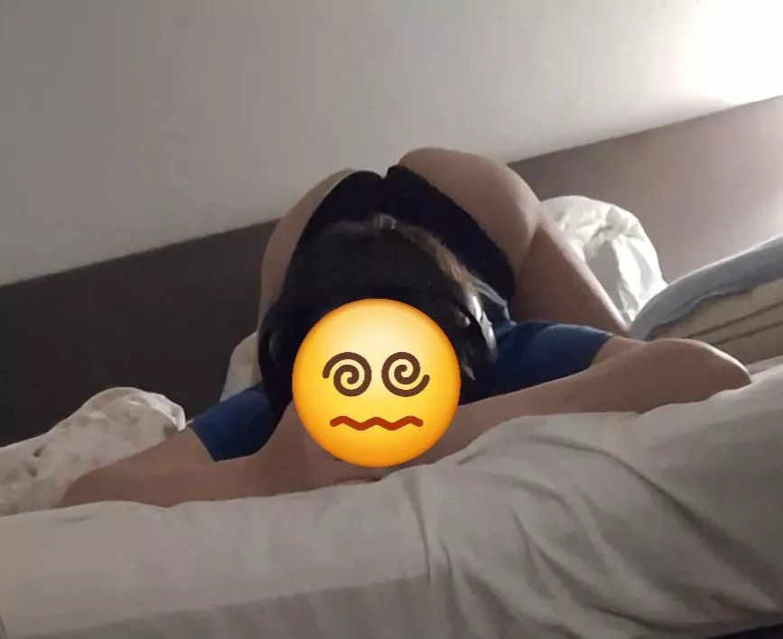 My back- my back is broken 💀 posted by Slawgy