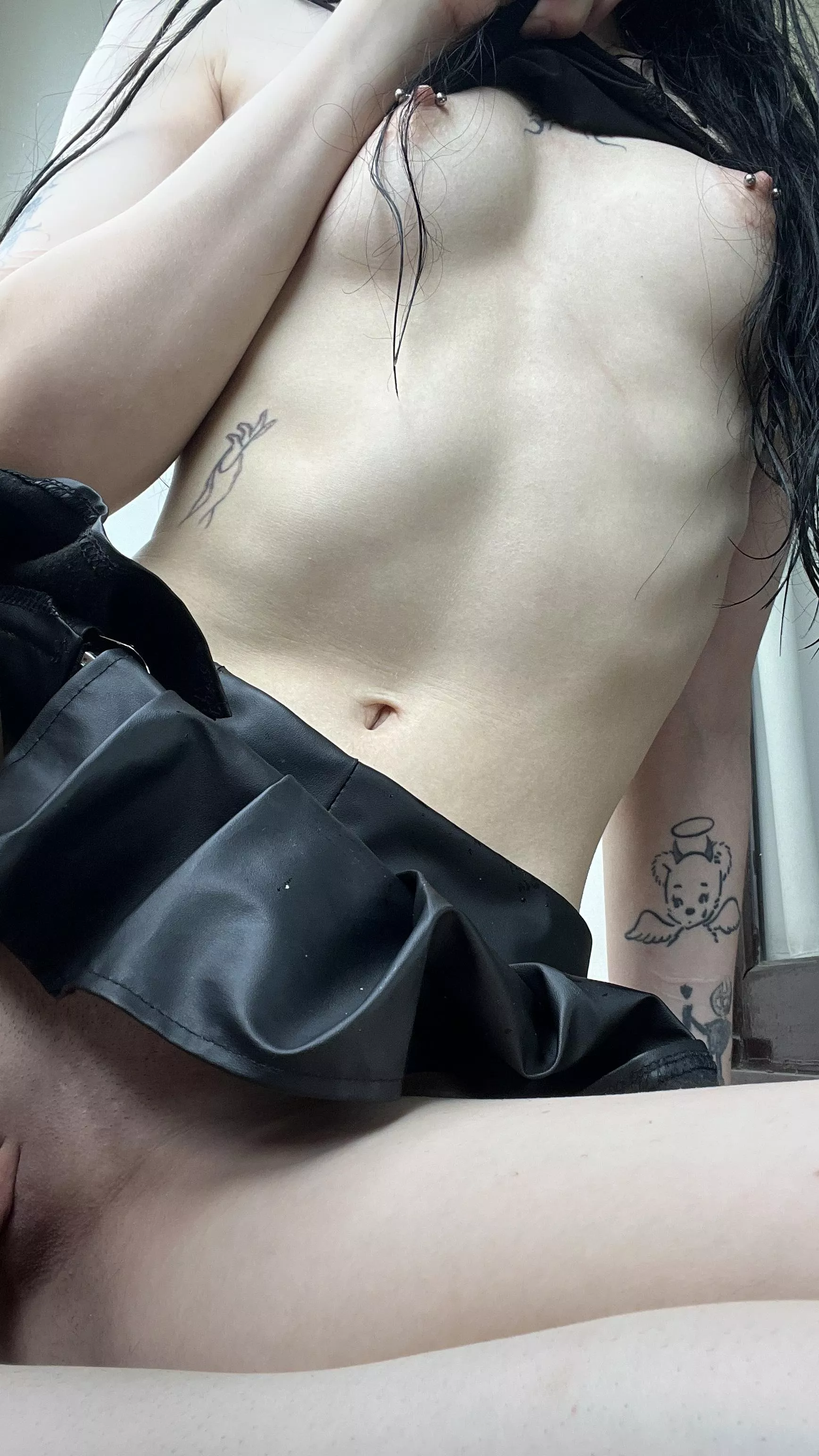 my ribcage is warming up in the sunshine posted by kaiko_riko