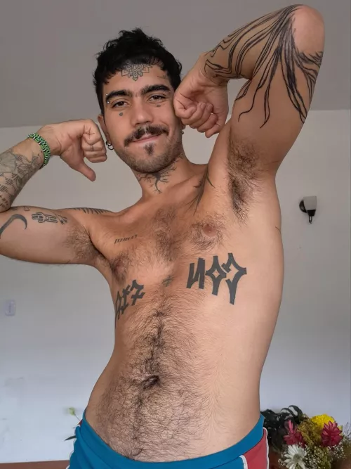 New hair, new tattoo, same old musky pits 🤪 by cogusss