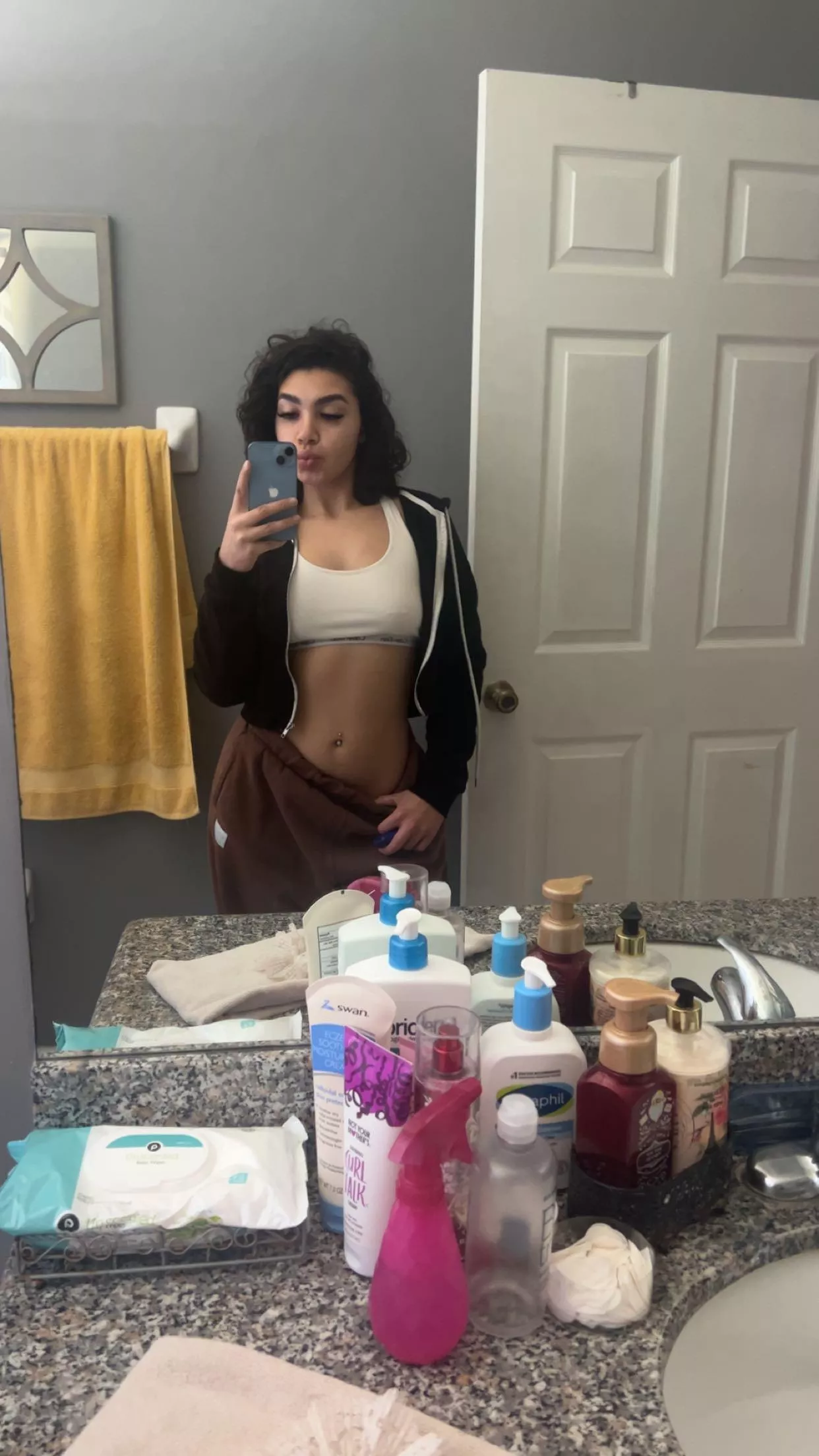 Night walk with me? posted by gabyyxmorenoo