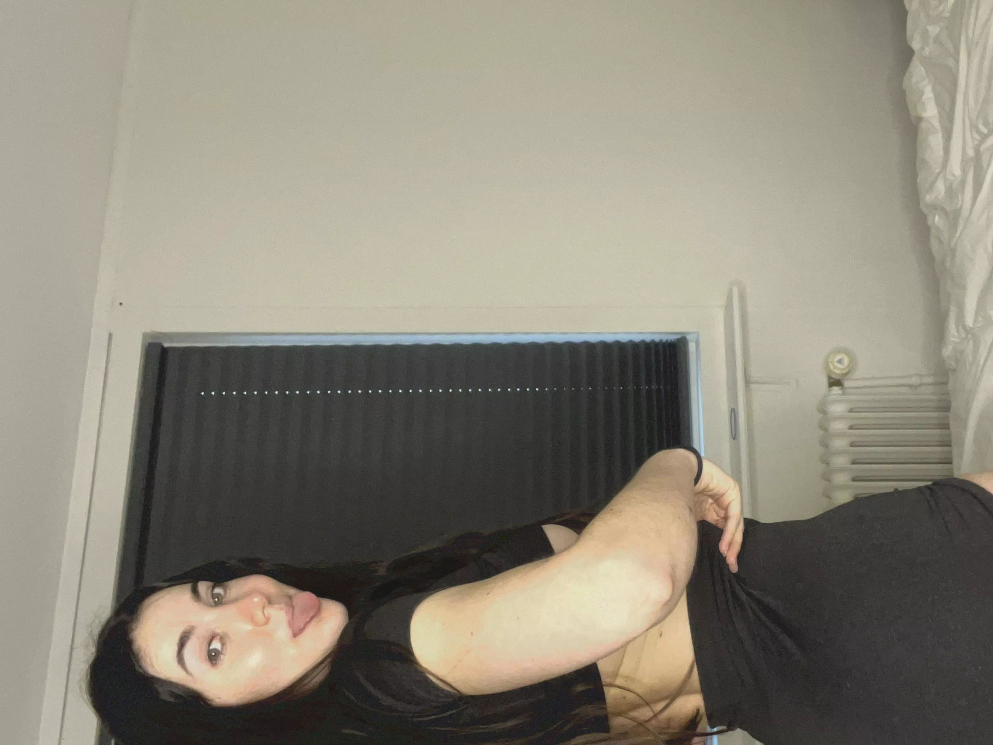  No condom allowed in my pussy  posted by Jbagwell4