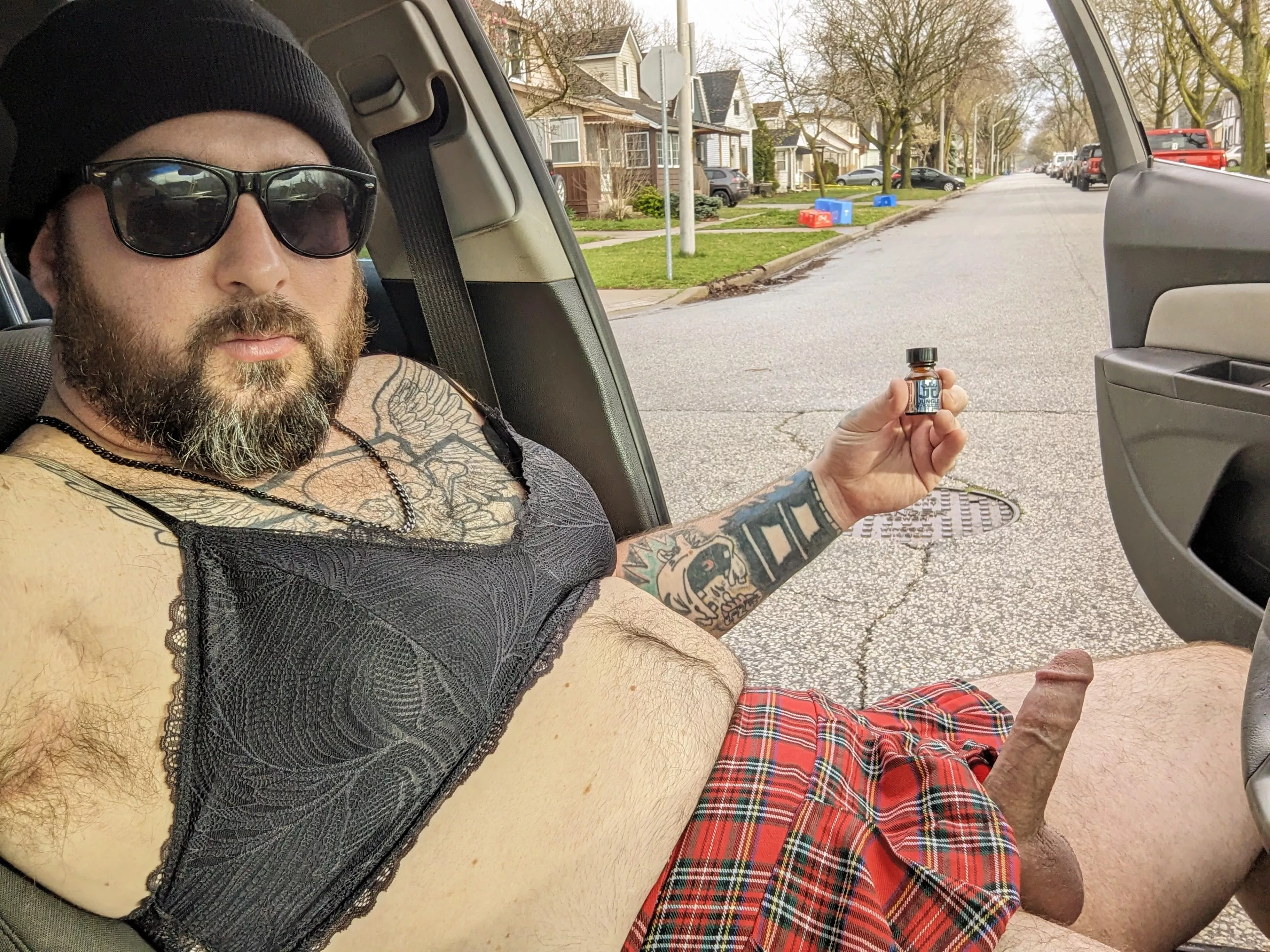 Poppers in public  posted by popperman5000