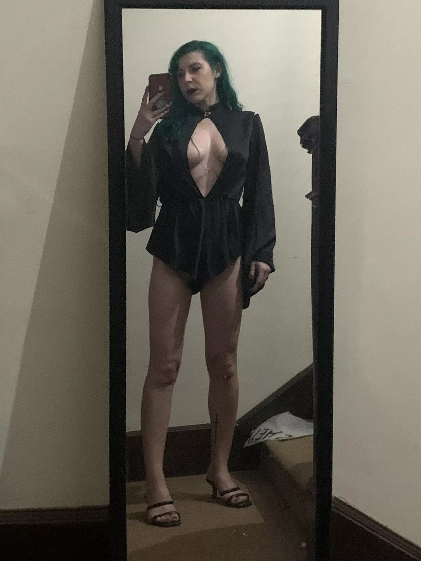 Sexy in silk posted by sirenskiss3