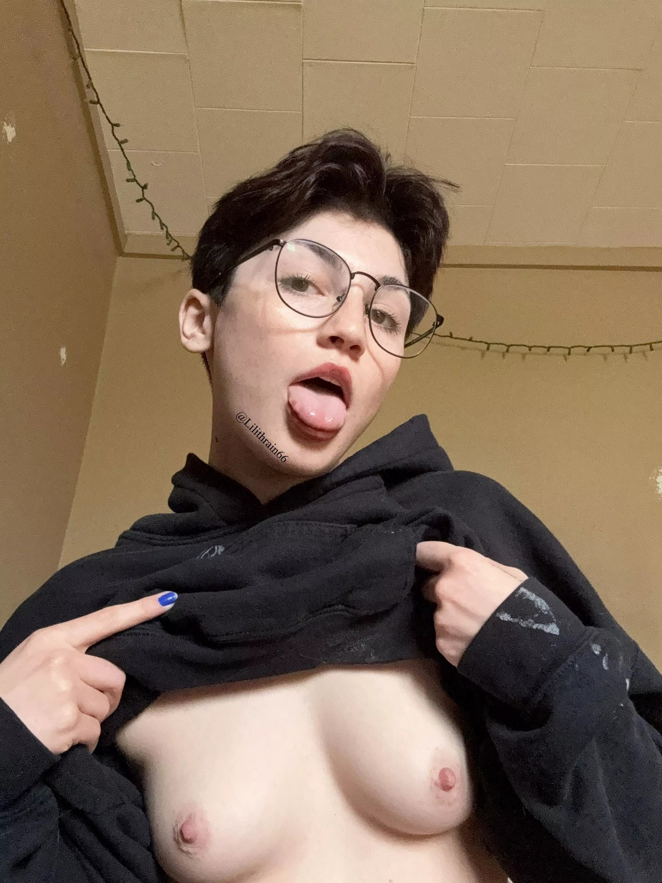 Short hair and small tits what else could you want? posted by Lilithrain66