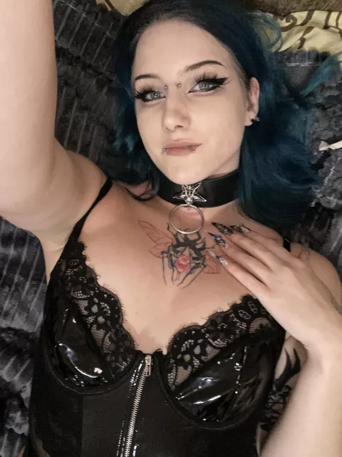 Show me some love 💕 by hellinnlove