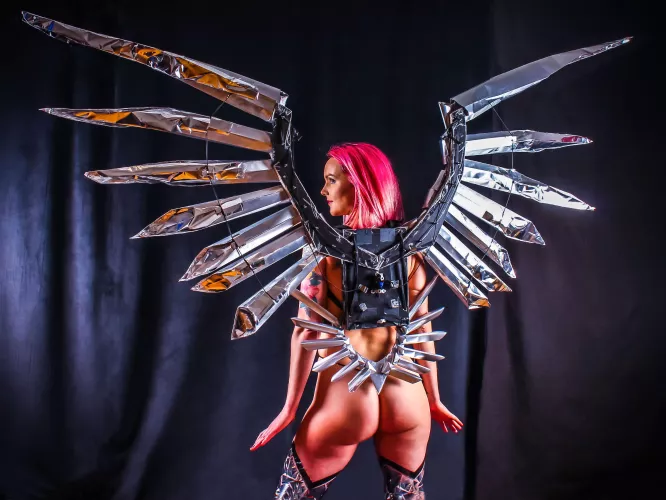 Swedish girl with silver cosplay wings by 2022espnufcfan