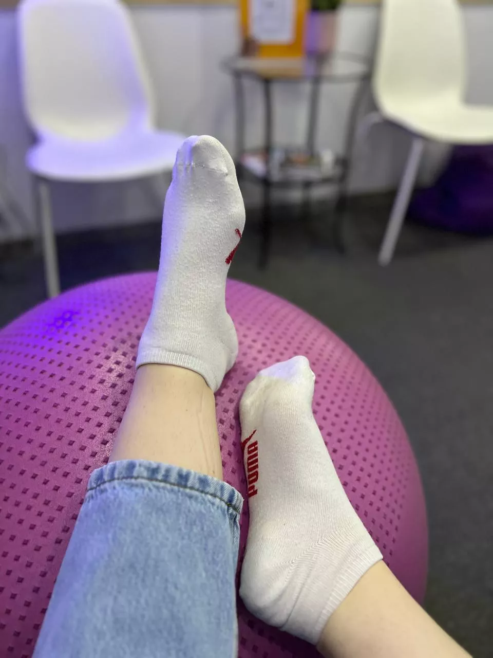 these socks smell very good of my sweat posted by betweenForearm41