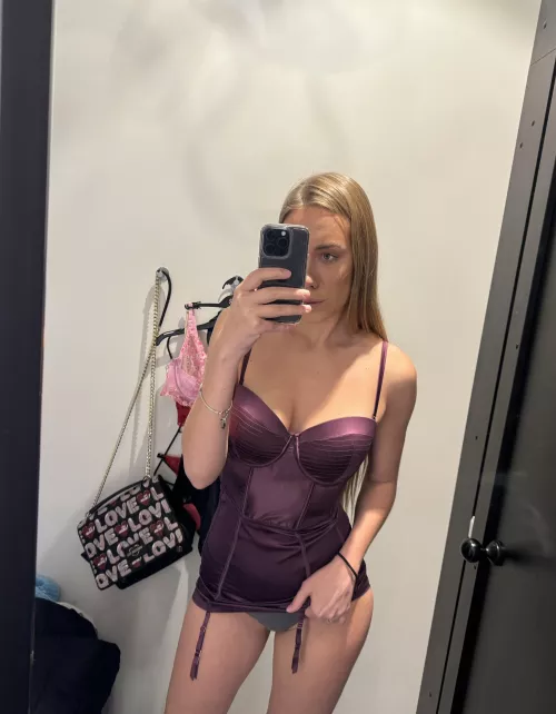 This is my purple female armor by MistressOfArousal