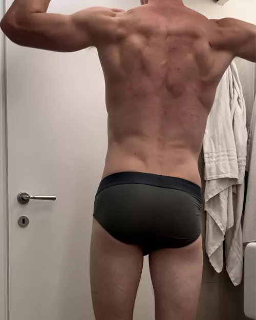 Tight  by Shred_and_Bread