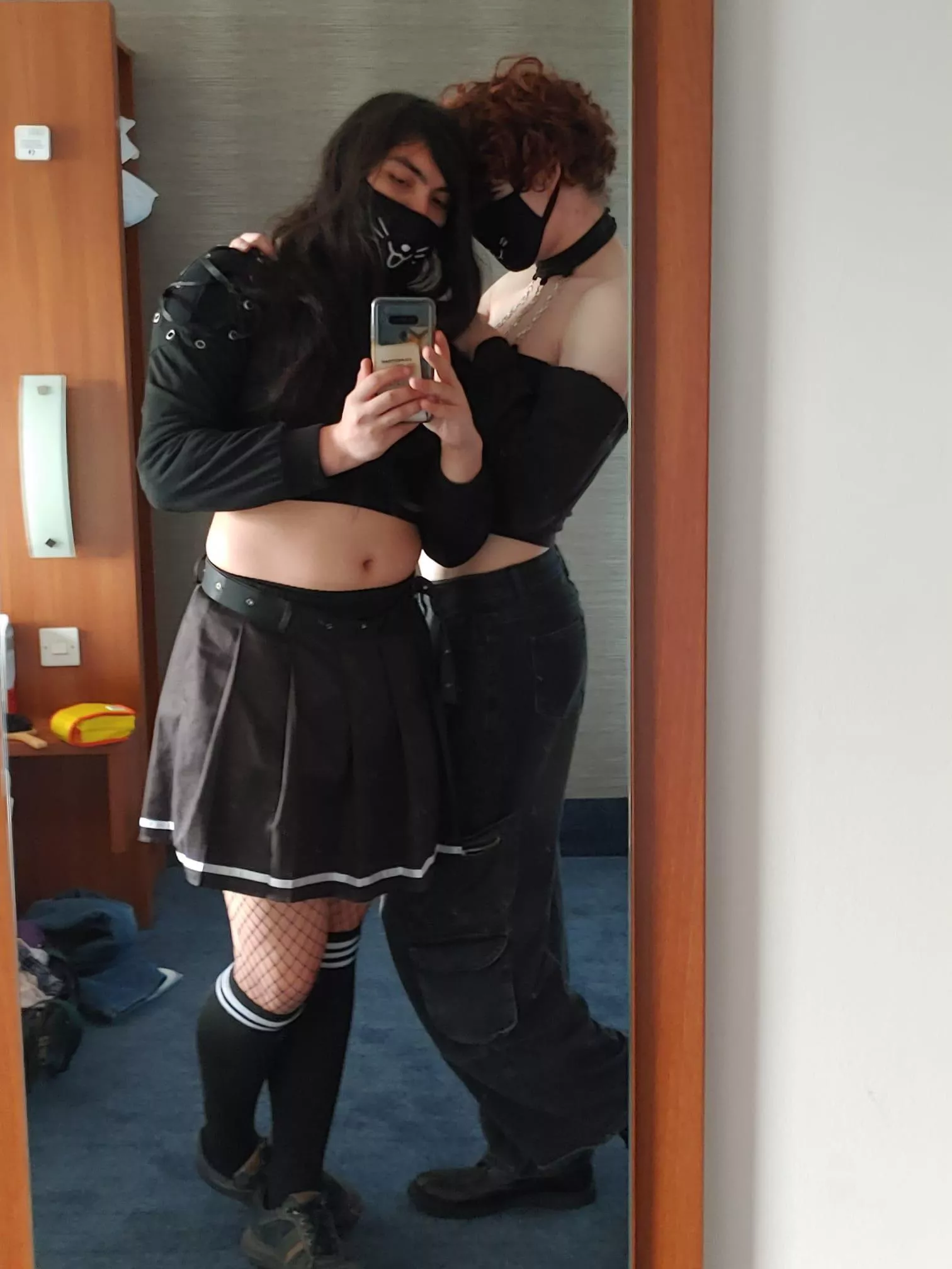 Two cuties in the same room at the same time :0 posted by BallisticBlocker