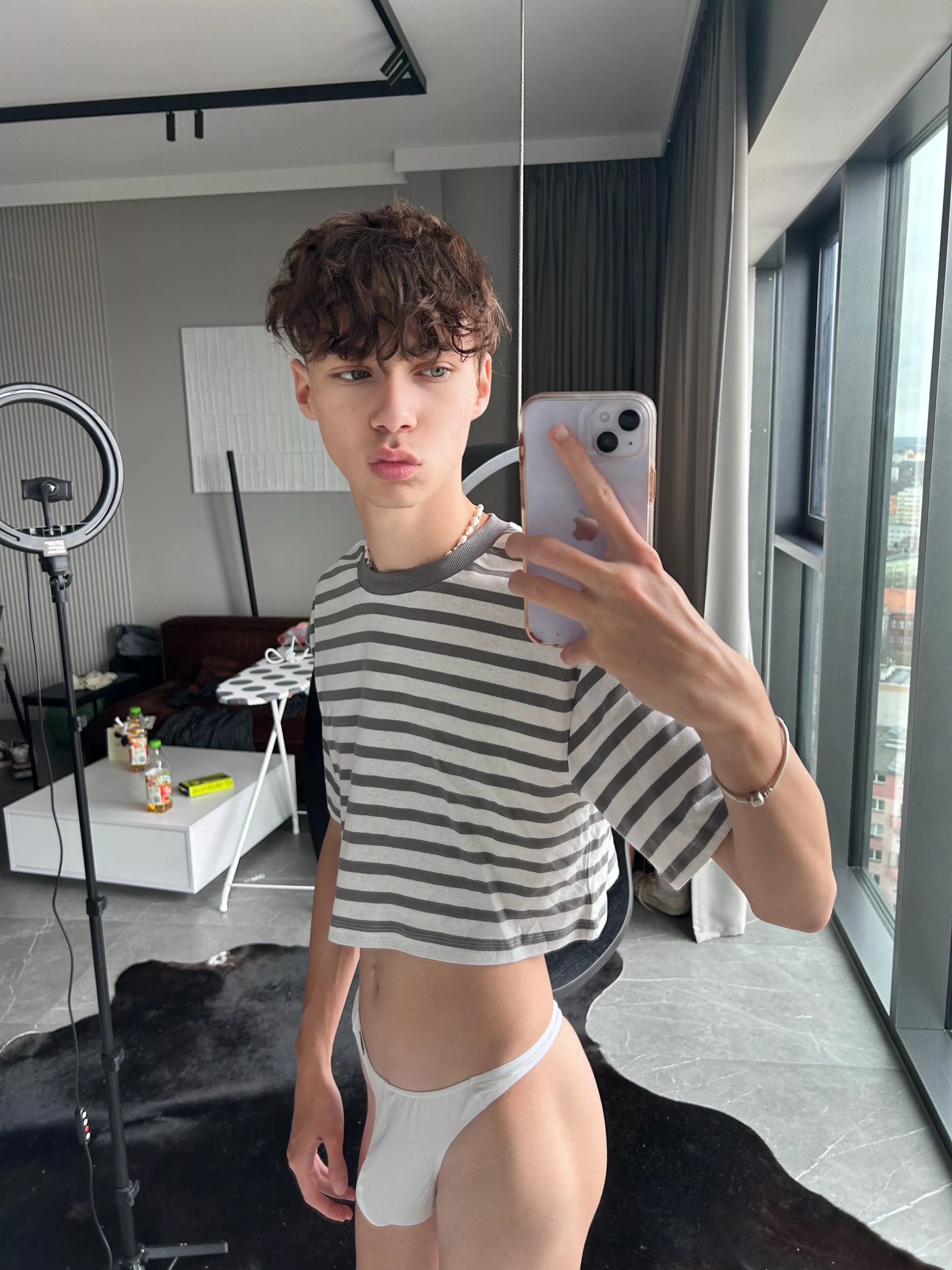 Wanna come rub my bulge? posted by SpicySisterxo_