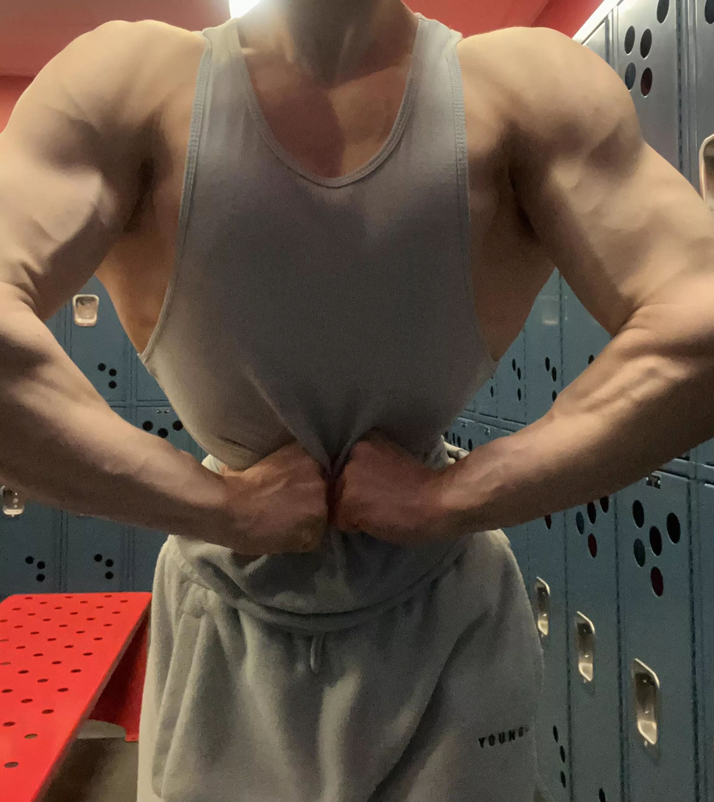 watch me stroke it 💦 posted by RobertDeitz