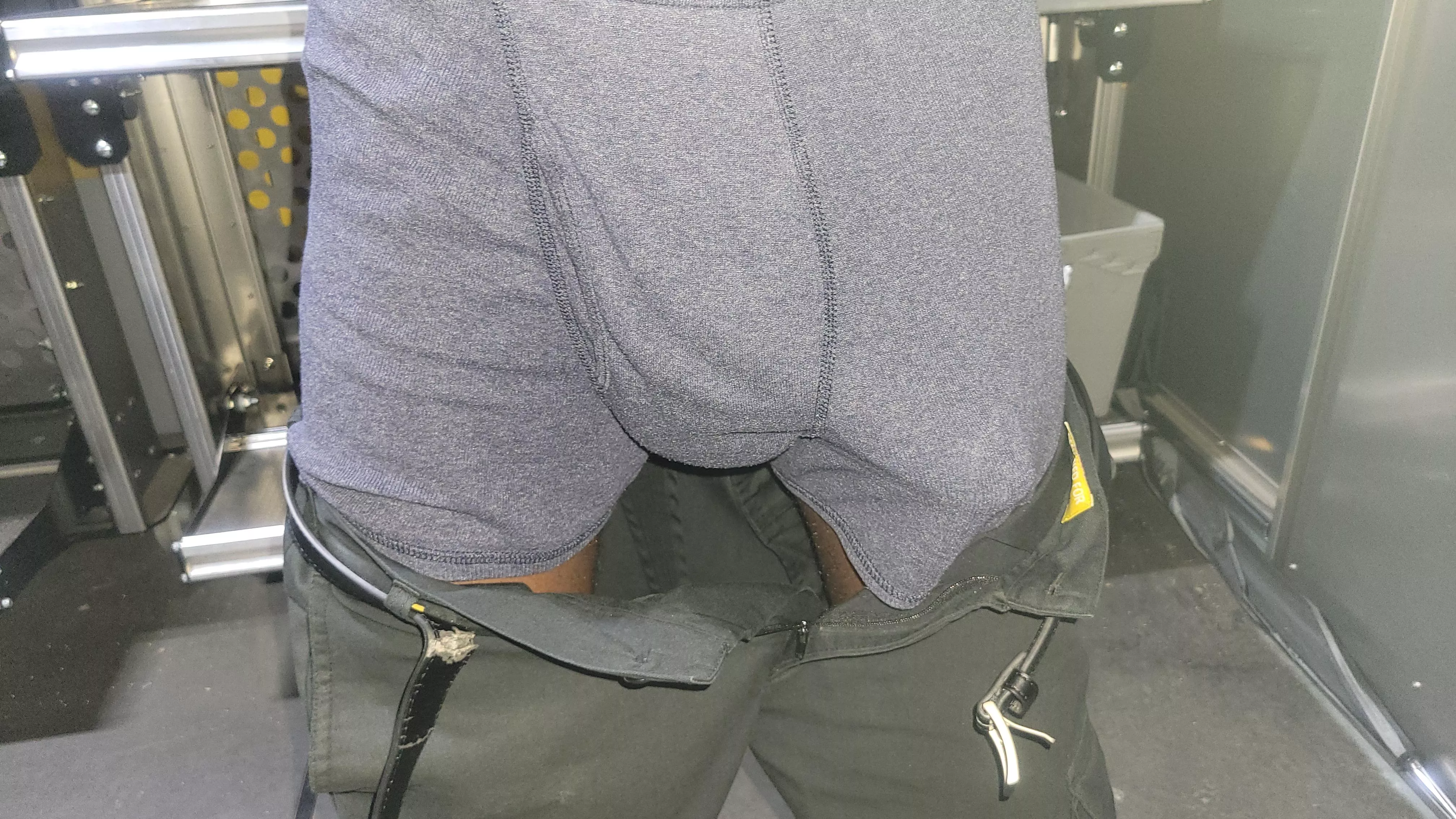 Would you mind your delivery driver coming to you like this?? posted by Friendly-Path-918