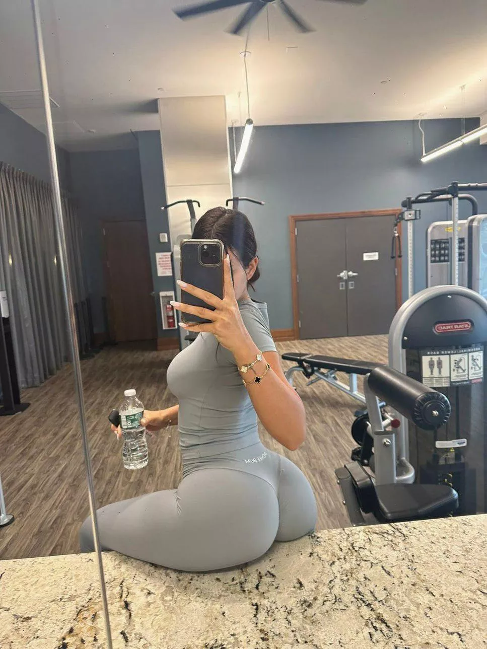 Would you spot me if I asked you nicely? [F] posted by playhousex