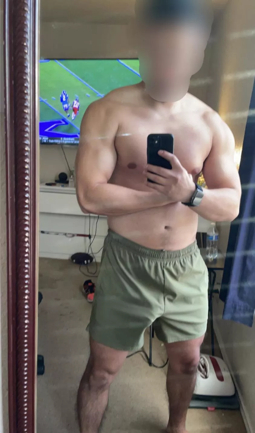 26M DMs open. Slide in the DMs and ask for the snap. Might even show face posted by j001210