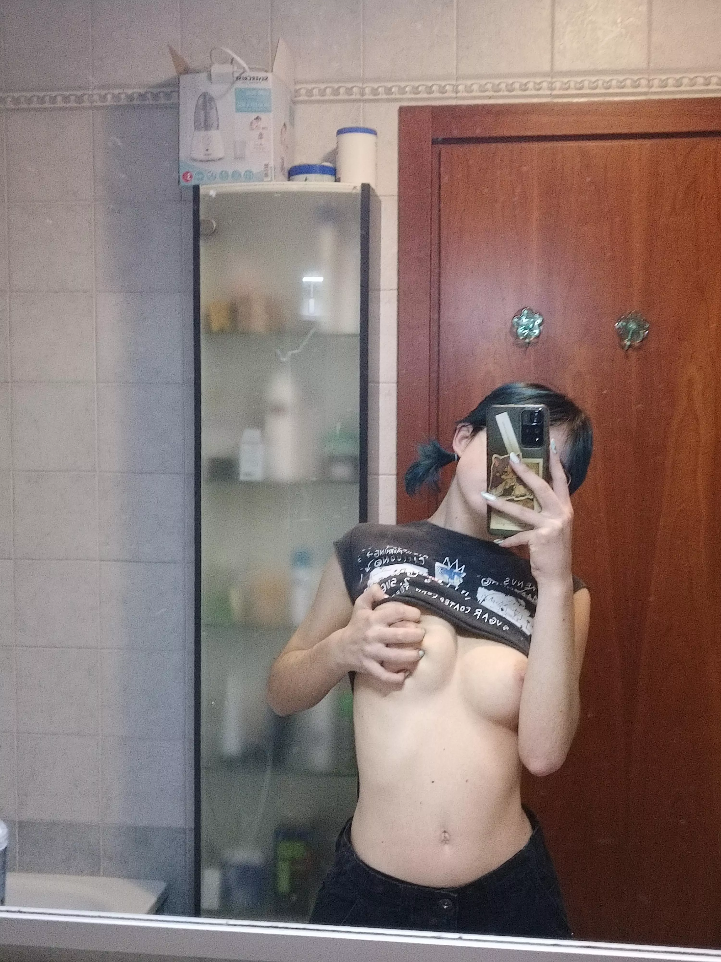 anyone want some masc boobs? posted by AmaneAmaneee