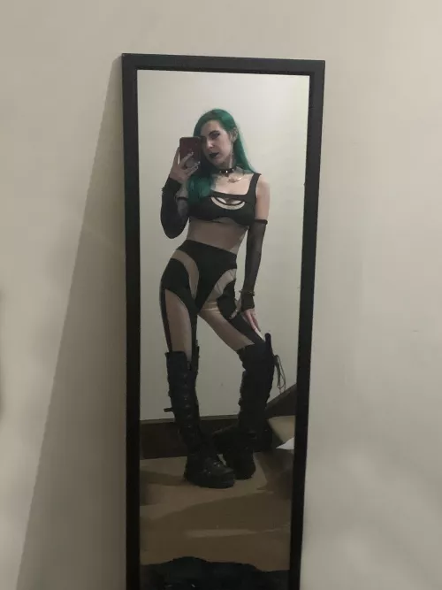 Ass kickin boots by sirenskiss3