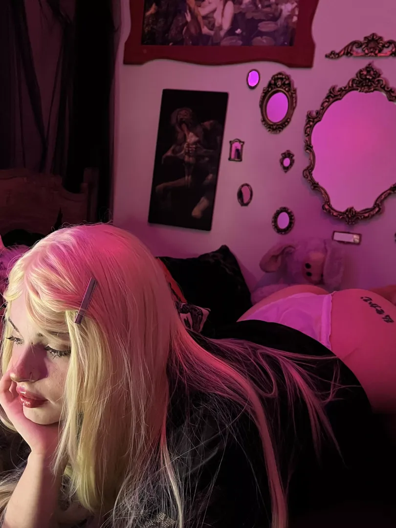 did i tell you to look. sissy? posted by Mantasticles