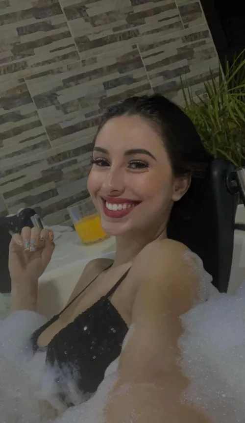 Fun when Im wet by Sophiasweetpie