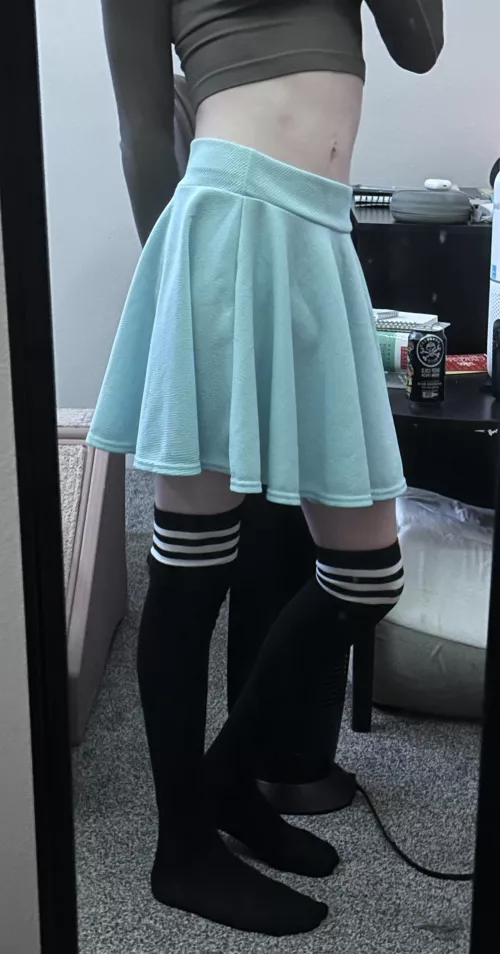 Hi ☺️ by bi-femboy_98