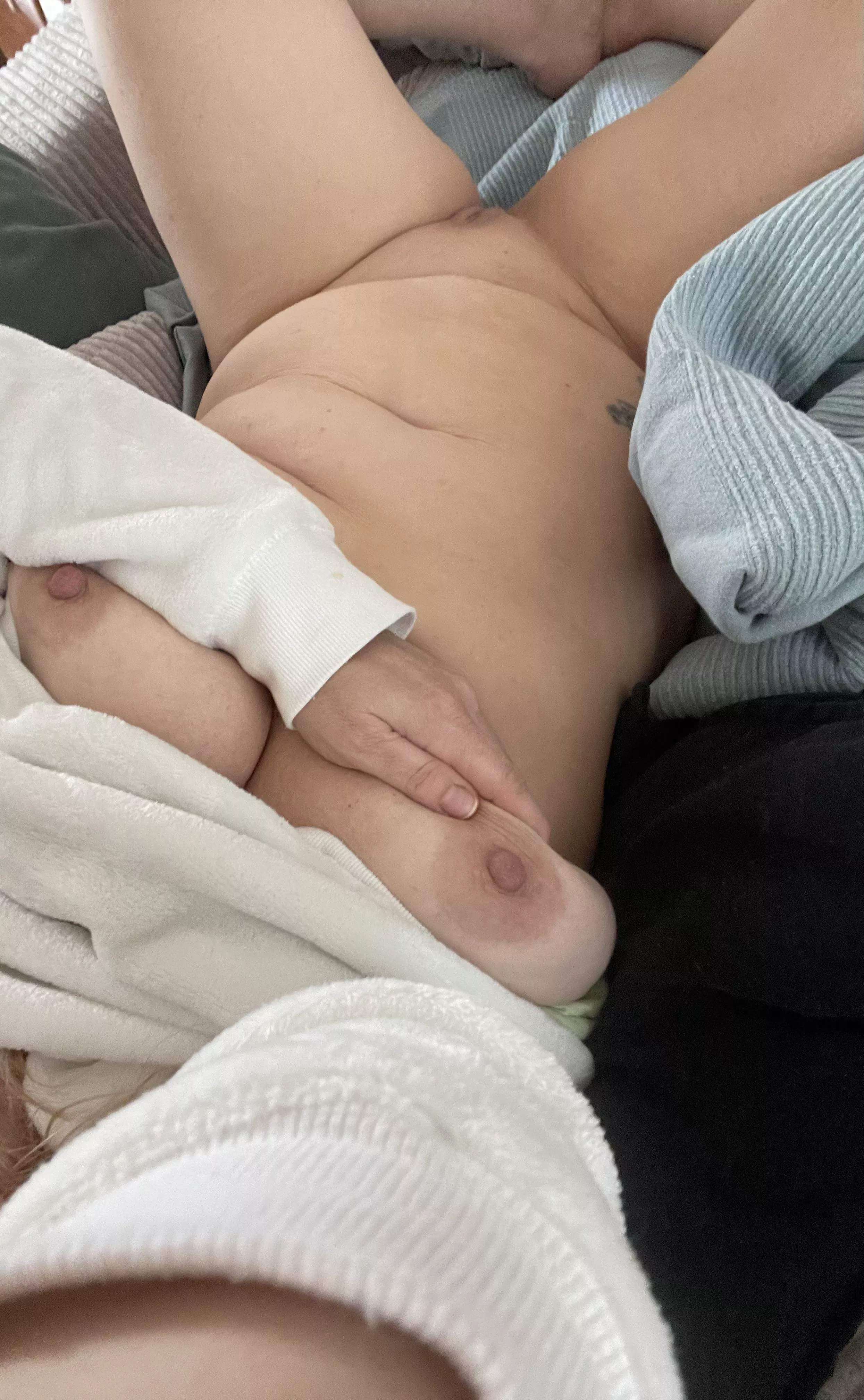 Home alone and bored hmm posted by newbegininnings