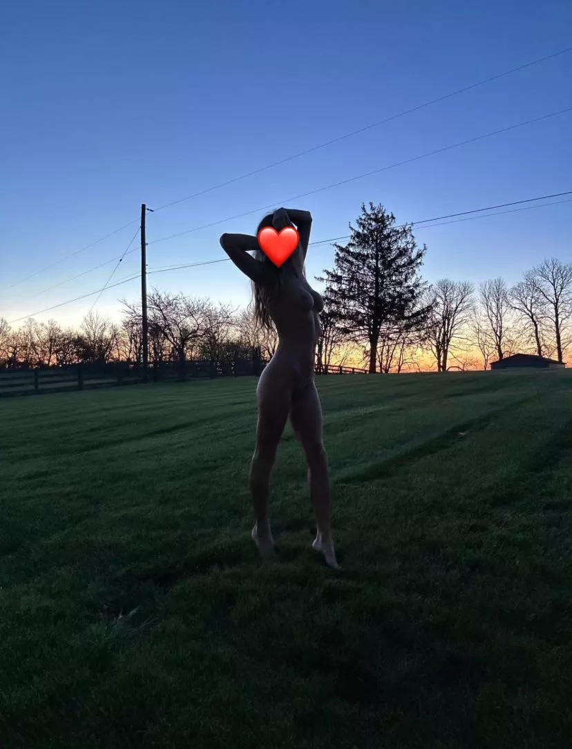 Hope the neighbors slept in today posted by SmythRyann