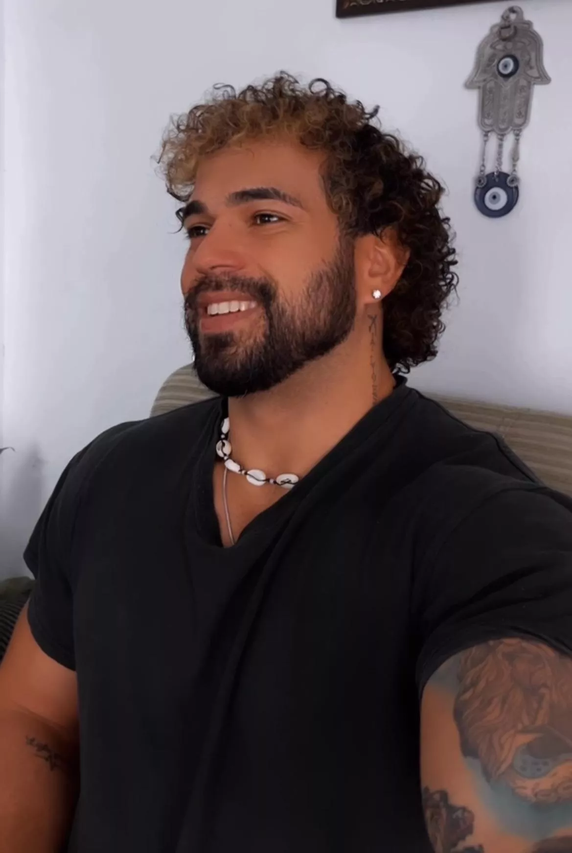 how about ? The tan looks good on me ❤️‍🔥 posted by TrainNo789