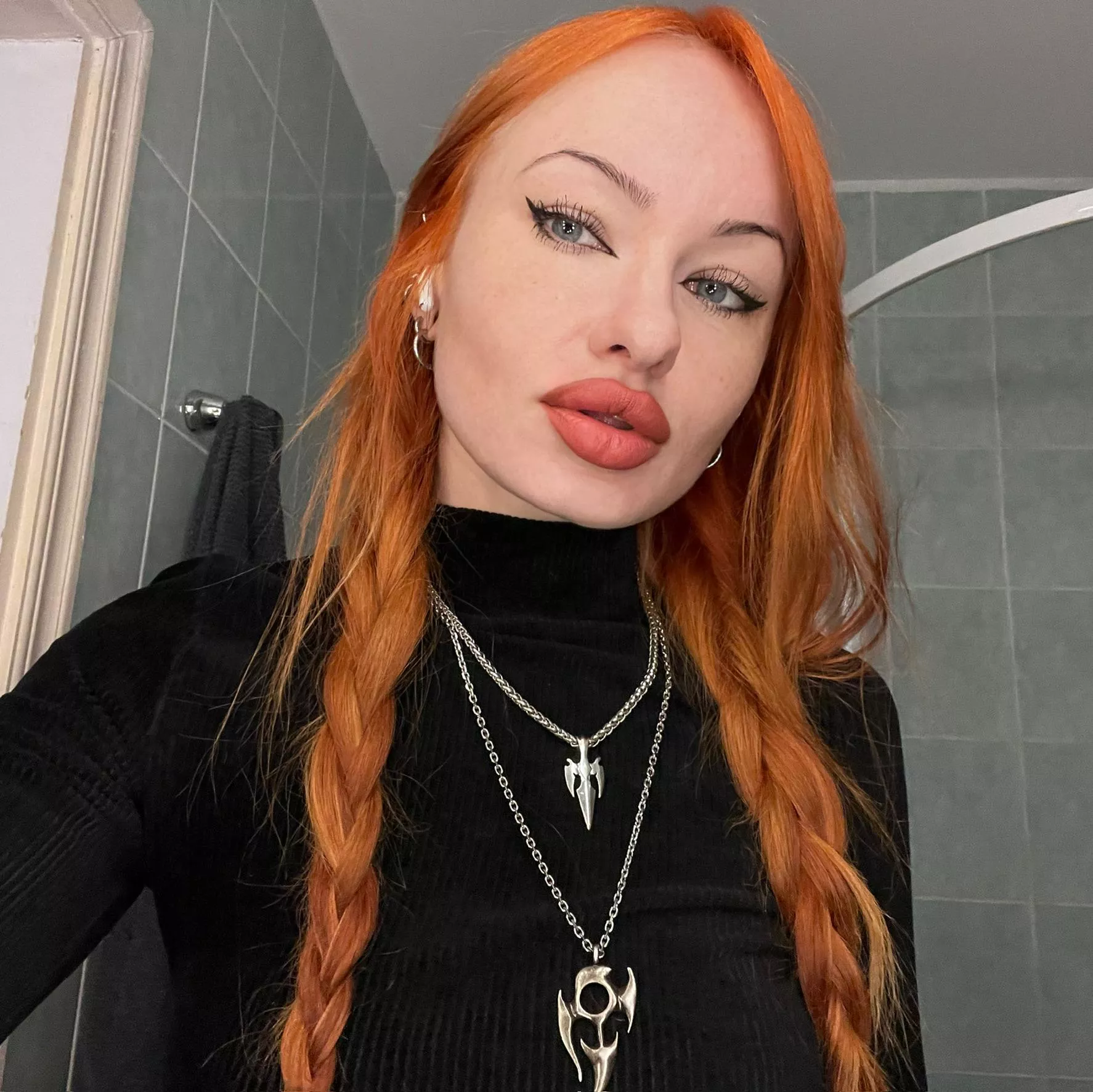 I could teach you what devotion feels like posted by VivianBlaze