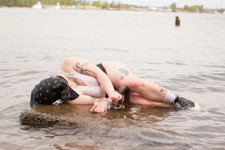 I found myself in a slight predicament by Boyelmerspriv