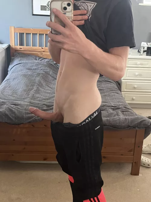 im horny for some nudes ;) send me urs x by Historical-Squash944