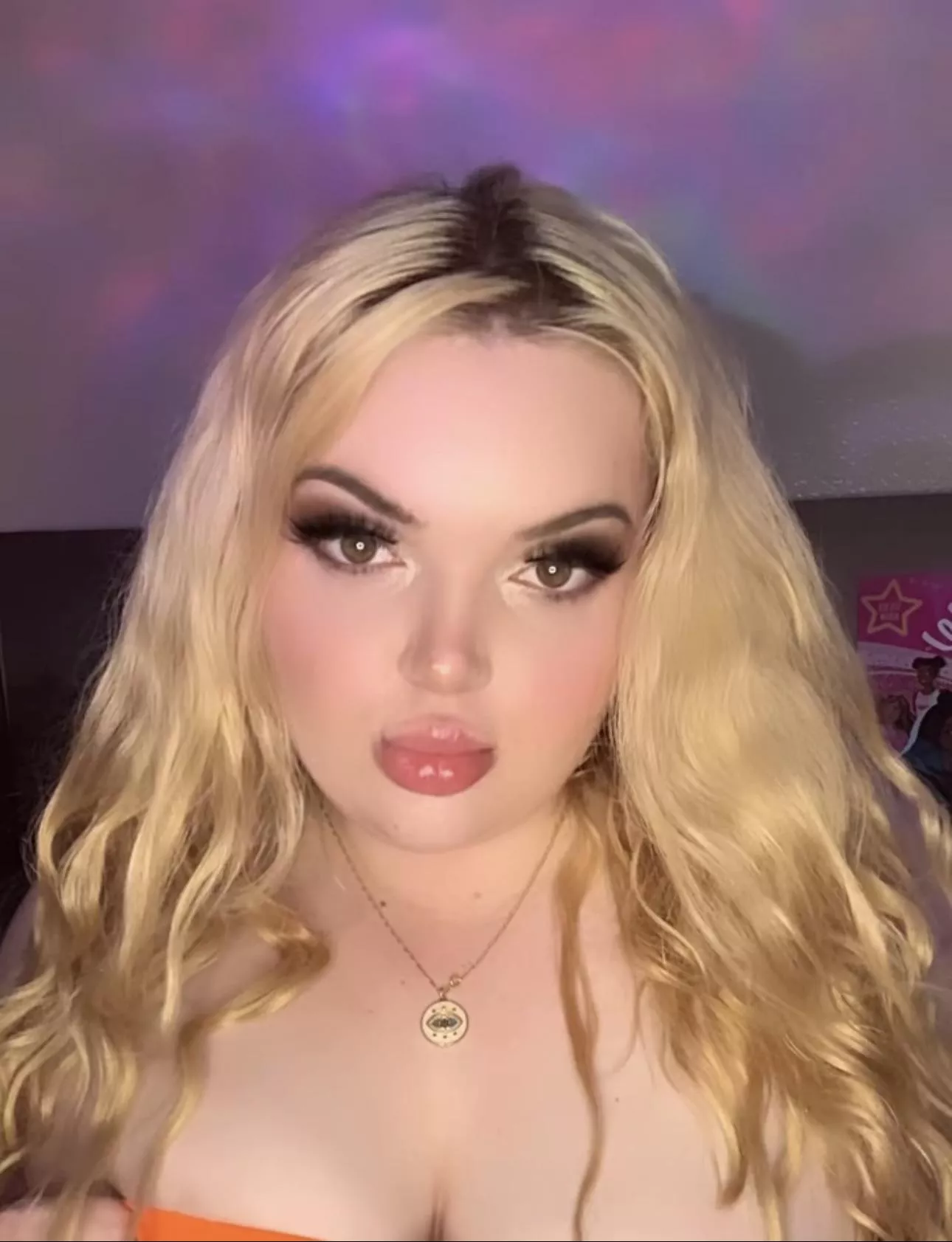 It’s the weekend … time to party posted by FoxiieMistress