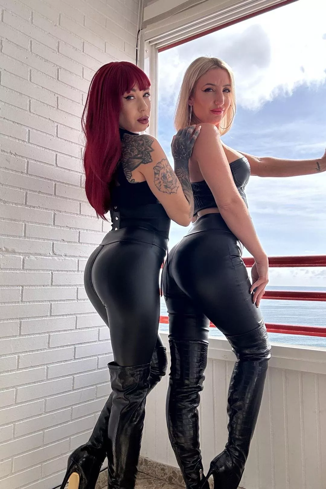 Left or Right? posted by hornynj