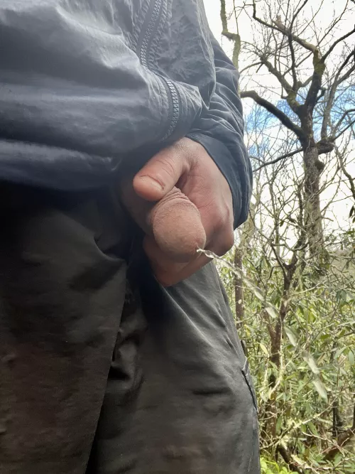 love peeing outside by cosmova