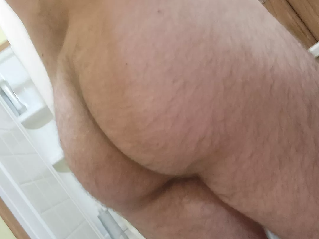 No one likes a hairy bottom🙄 posted by Any-Decision-5439