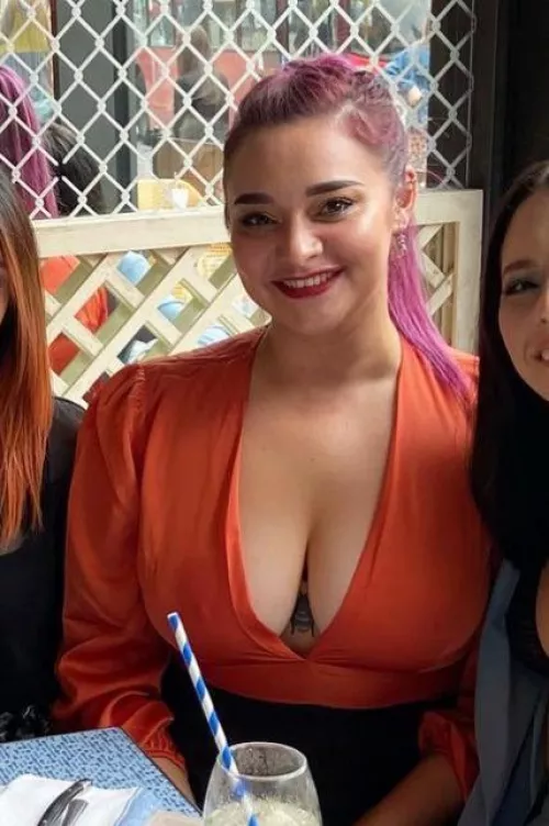 She loves to get them out by roidmonkey99