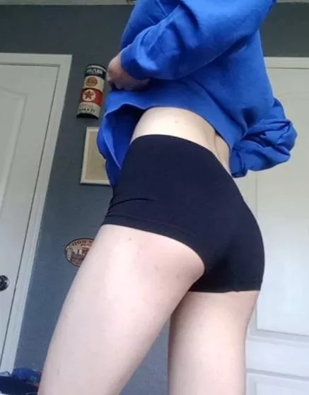 Shorts are just 🤌 posted by Walf2018