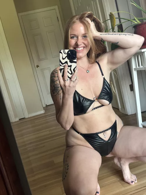 Something about a sexy new fit that always makes a me feel good ;) Happy Friday! by OceanicHearts