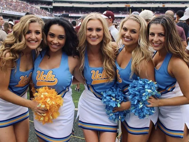 UCLA Cheerleaders posted by wakkaffx2