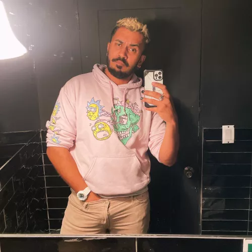 Went on a date, guy said i should get back on the boat and leave the country. I immediately left the date lol. But i thought i looked good :) by nextdooronion