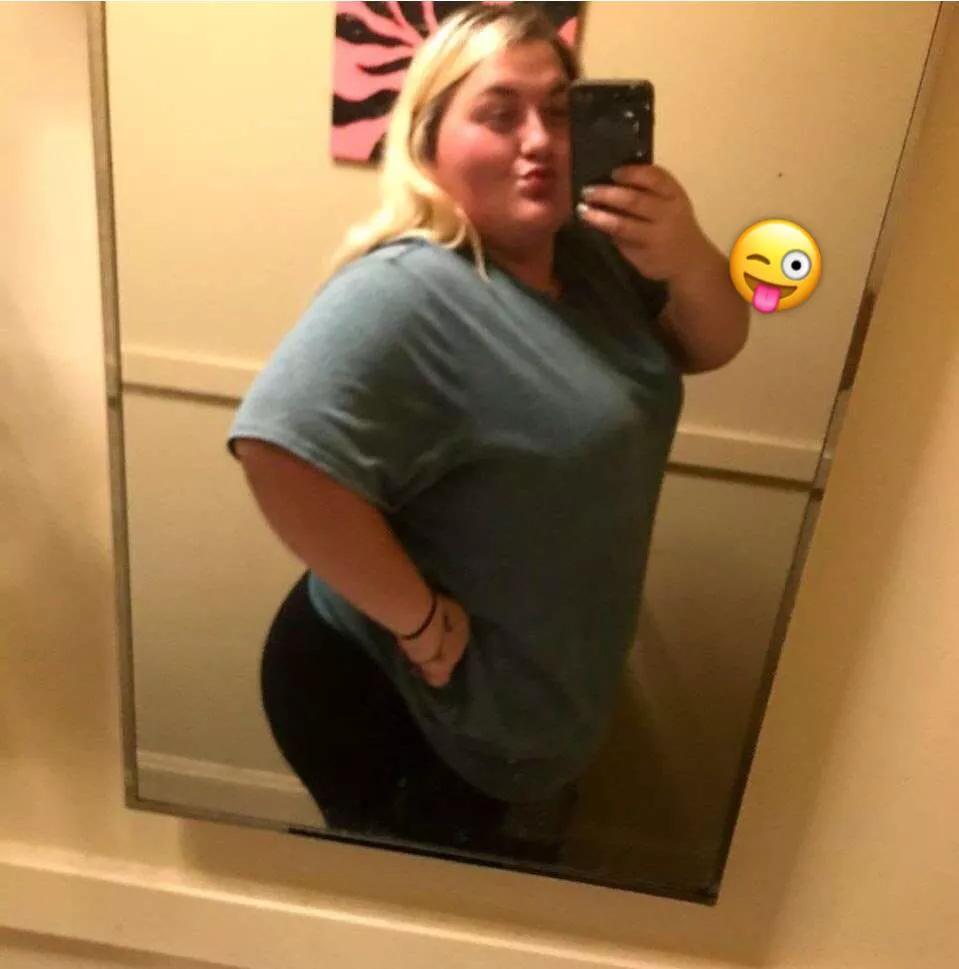 Would you hit on me if you saw me irl 😋 posted by BigBootyBri19