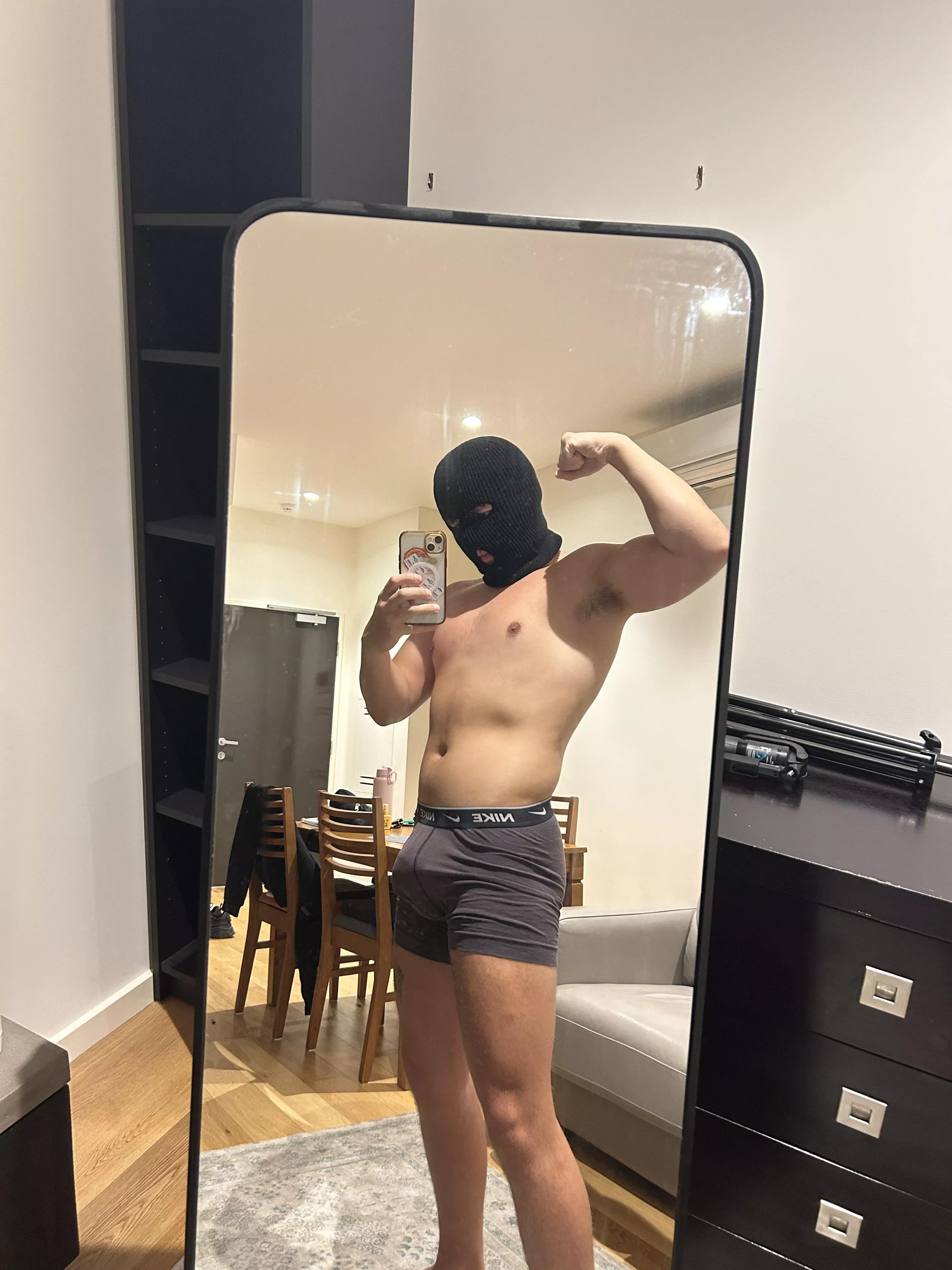 [22] Let me stand here whilst you do the rest  posted by Raphinha101