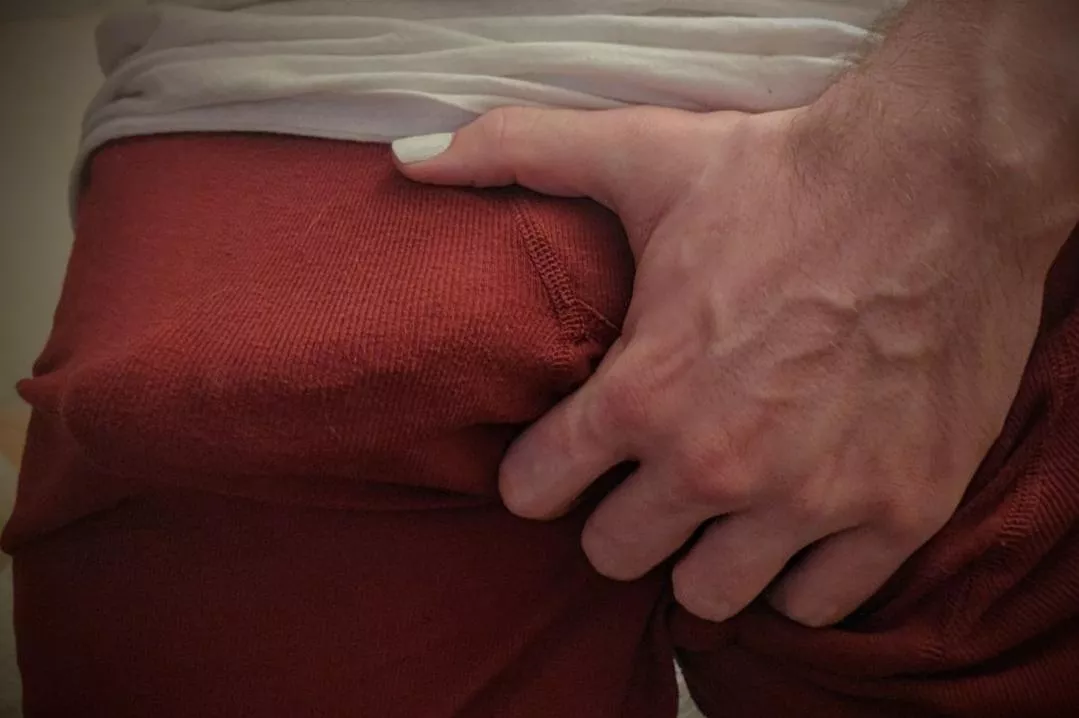 Always enjoyed this photos, looks like my viens carry through from my hands to shaft. posted by IcySteak