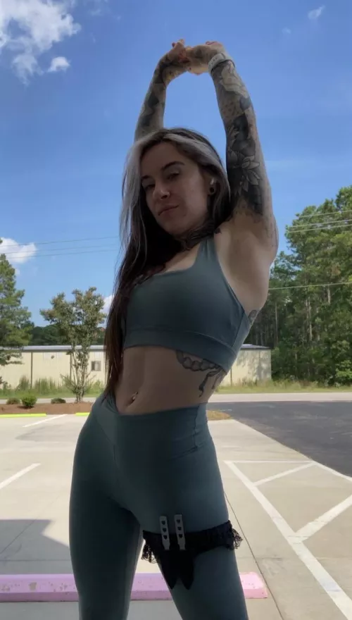 Big stretches :)(f) by Ok-Zookeepergame102