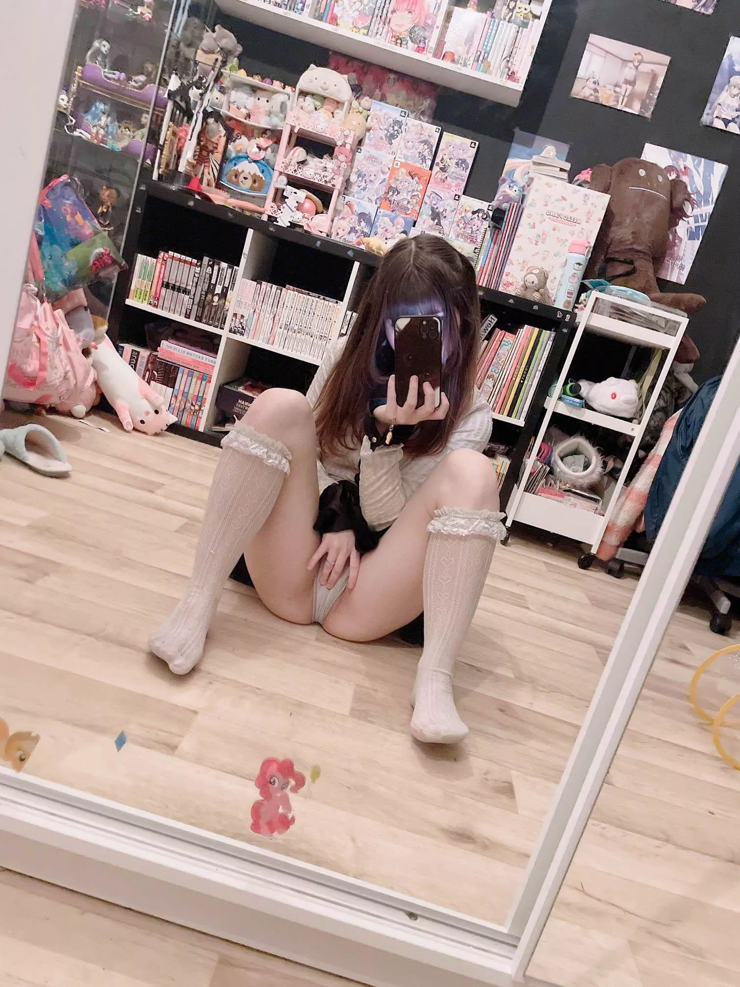 can i sit on your face? posted by goldenpupu