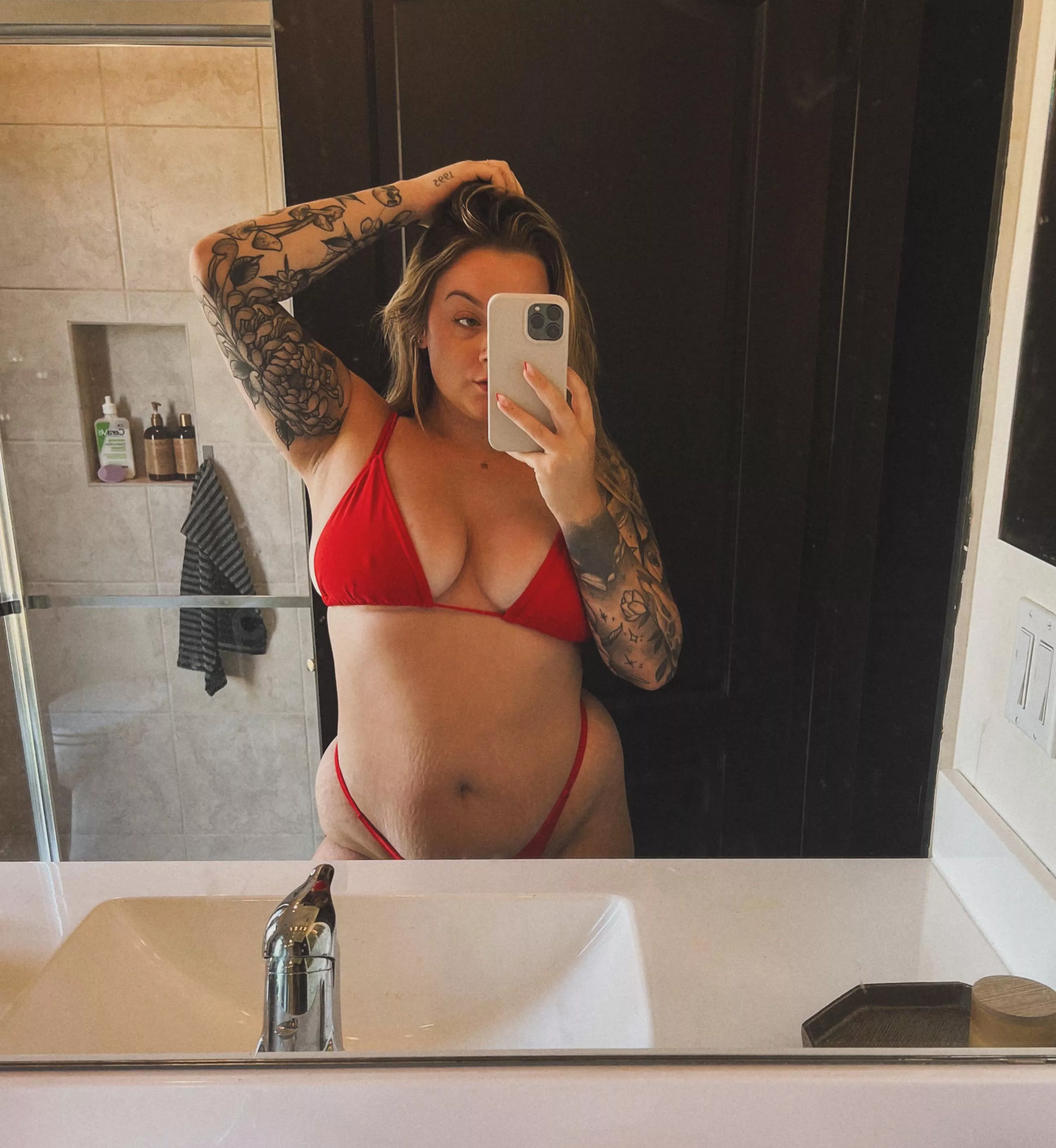 Come for a dip posted by gabiii_carter